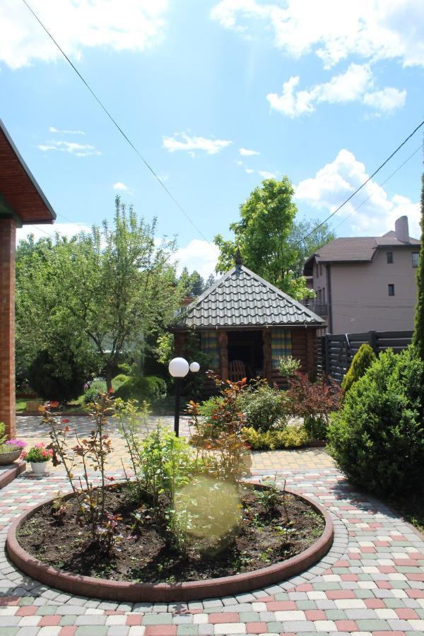 Затишний Міні-Готель "Rosky" ยาซินยา ภายนอก รูปภาพ